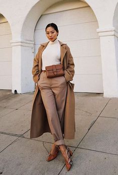 The 18 Best Beige Outfits to Try Right Now | Who What Wear UK Minimalist Moda, Look Zara, Cute Thanksgiving Outfits, Aimee Song, Quoi Porter, Beige Outfit, Thanksgiving Outfit