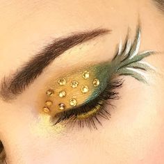 Pineapple Costume Diy, Halloween Maquillage, Carnaval Make-up, Pineapple Costume, Halloween Make-up Looks, Diy Pineapple, Easy Diy Costumes, Halloween Coustumes, Halloween Makeup Easy