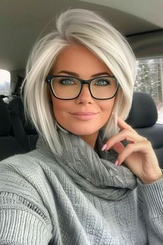 Sassy Gray Hair Over 50, Grey Hair With White Highlights, New Haircut 2024, Grey Hairstyles, Platinum Blonde Bobs, Short Silver Hair, Hair Mistakes, Hairstyles With Glasses, Hairstyles For Women Over 50