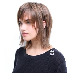 choppy bob haircut Cute Bob Haircuts, Tan Skin Blonde Hair, Asymmetrical Bob Haircuts, Choppy Bob Haircuts, Wavy Bob Hairstyles, Medium Bob Hairstyles, Choppy Bob, Choppy Bob Hairstyles, Lob Hairstyle