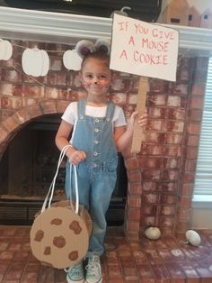 If You Give A Mouse A Cookie Outfit, Mouse And Cookie Costume, Give A Mouse A Cookie Costume, National Book Day, Classroom Layout Ideas Elementary, Literary Costumes, Holiday Classroom Activities