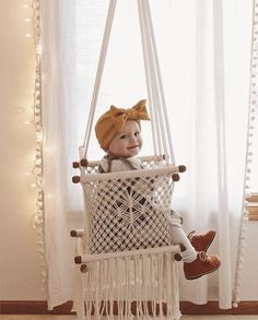 Oh my gosh! I just stumbled across this beautiful store on Etsy and fell in love with their handmade Macrame baby swings and hammocks. Macrame Nursery, Simpul Makrame