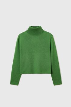 this classic piece is crafted from pure extrafine merino wool and features a high roll-neck collar. this vivid green will bring light to your outfits. it has a regular fit, making it the perfect layering piece for between the seasons. this sweater is ethically and carefully manufactured in la coruña, with japanese knitting machines and finished by hand. cordera cares for the environment by using recycled yarns with traceability certified and low environmental impact production cycle.. made in sp Green Cashmere Winter Sweater, Green Wool Sweater For Layering, Green Funnel Neck Sweater For Fall, Green Wool Turtleneck Sweater, High Neck Fine Knit Merino Wool Turtleneck, Green Turtleneck Top, Japanese Knitting, Carrot Pants, Wool Turtleneck Sweater