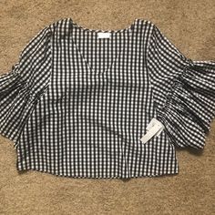 Nwt Gingham Top. Abound Brand. Size Small. Loose Fit With Bell Sleeves. Gingham Tops For Spring Brunch, Spring Gingham Tops For Brunch, Plaid Tops For Spring Picnic, Cotton Houndstooth Top For Spring, Cotton Houndstooth Pattern Tops For Spring, Summer Cotton Houndstooth Pattern Tops, Plaid Cotton Tops For Brunch, Cotton Plaid Tops For Brunch, Gingham Top