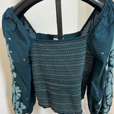 Nwt Super Cute Anthropologie Green Tube Top With Oversized Embroidered Sleeves, Sz.M Casual Festival Top With Embroidered Sleeves, Casual Festival Tops With Embroidered Sleeves, Casual Tops With Embroidered Sleeves For Festival, Casual Embroidered Top With Sleeves For Festival, Embroidered Green Blouse For Fall, Green Folk Style Tops For Spring, Casual Embroidered Top For Festival, Green Long Sleeve Embroidered Top For Spring, Green Embroidered Long Sleeve Top For Spring