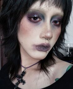 Hot Scary Makeup Looks, Gray Goth Makeup, Punk Inspired Makeup, Purple Makeup Alternative, Rocky Horror Picture Show Inspired Makeup, Pale Goth Makeup, Victorian Makeup Aesthetic, Dark Liner Makeup, Cute Alternative Makeup