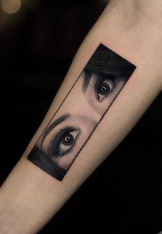 55 Stunning Black Tattoos For Everyone - TheTatt... Eyes On Hand Tattoo, Eyes Back Tattoo, Eyes On Back Tattoo, Girlfriends Eyes Tattoo Men, Gf Eyes Tattoo Men, Female Eyes Tattoo