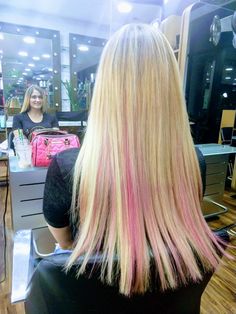 Pink Strands In Blonde Hair, Chunky Highlight, Pink Hair Streaks, Bleached Eyebrows, Bleach And Tone, Pink Blonde, Pink Streaks, Pink Blonde Hair, Birthday Hairstyles