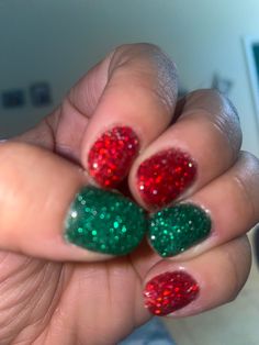 Red And Green Gel Nails, Christmas Nail Red And Green, Red And Green Sparkle Nails, Christmas Nails Red And Green Glitter, Christmas Nails 2023 Green, Nail Inspo Christmas Simple, Red Green Gold Nails, Red And Green French Tip Nails, Red And Green Glitter Nails