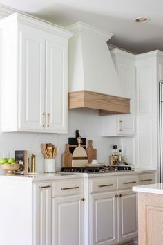 the kitchen is clean and ready to be used as an appliance for cooking