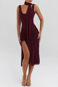 This high split, sleeveless midi dress features a beautiful floral design and a two-layer mesh material for a unique and elegant look. The backless design adds a touch of sexiness, making it perfect for parties and clubbing. Its bodycon fit accentuates curves for a flattering fit. Elegant Sheer Backless Dress, Dressy Sleeveless Midi Dress For Prom, Sleeveless Bodycon Dress For Gala Party Season, Elegant Spaghetti Strap Mesh Dress For Summer, Elegant Mesh Dress With Spaghetti Straps For Summer, Elegant Sheer Mesh Dress With Spaghetti Straps, Elegant Summer Mesh Dress With Spaghetti Straps, Bodycon Strapless Midi Dress For Party, Sleeveless Midi Dress For Date Night And Prom