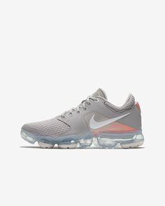 Nike Air Vapormax Big Kids' Running Shoe - 6.5 W / 5Y Victoria Secret Models Body, Light Blue Jeans Outfit, Artsy Shoes, Blue Jean Outfits, Curvy Petite Fashion, Kids Running Shoes, High Fashion Women, Nike Tanjun, Stylish Celebrities