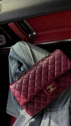 Chanel Bags Aesthetic, Chanel Bag Aesthetic, Red Chanel Bag, Chanel Bag Outfit, Bag Wishlist, Stile Casual Chic, Luxury Bags Collection, Red Chanel, Bag Chanel