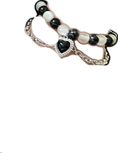 Y2k Black And White, Bead Heart, Black And White Cat, Bracelet Crystal, Y2k Black, Handmade Bracelet, Bracelet Handmade, Crystal Bracelet, White Cat