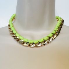 Never Worn Chic Green Jewelry For Spring, Chic Green Spring Jewelry, Green Adjustable Chain Necklace For Party, Adjustable Neon Yellow Summer Jewelry, Green Necklaces For Summer Parties, Yellow Adjustable Necklace For Spring, Neon Yellow Jewelry For Summer Gift, Summer Gift Jewelry In Neon Yellow, Trendy Yellow Necklace With Adjustable Chain