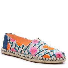 Show Off Your Laid-Back Vibe With The Alpargata Slip-On From Toms. An Espadrille Midsole, Printed Canvas, And "Squeeze The Day" Quote On The Footbed Create The Ultimate Casual Look Perfect For Cut-Off Shorts Or Linen Capris. About The Brand: Toms Was Founded With One Mission In Mind: To Match Every Pair Of Purchased Shoes With A New Pair For A Child In Need. Canvas Upper Slip-On Round Toe Fabric Lining Cushioned Footbed Espadrille Midsole Synthetic Sole Multicolor Espadrilles For Spring, Casual Multicolor Espadrilles For Spring, Multicolor Round Toe Espadrilles For Spring, Multicolor Closed Toe Espadrilles For Spring, Multicolor Spring Slip-on Espadrilles, Toms Espadrilles, Red Toms, Casual Logo, Black Suede Flats