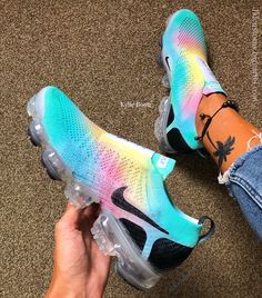 Colorful Nike, Nike Air Shoes, Nike Tennis Shoes, Nike Tennis, Fresh Shoes, Cute Sneakers, Hype Shoes, Gym Shoes, Nike Shoes Women