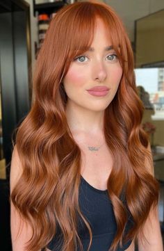 Precioso corte de pelo ondulado rojo jengibre Ginger Brown Hair, Bright Copper Hair, Dark Ginger Hair, Ginger Hair Dyed, Copper Blonde Hair Color, Cheveux Oranges, Copper Blonde Hair, Natural Red Hair, Red Hair Inspo