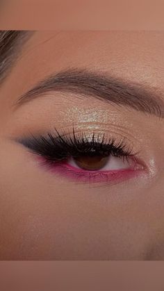 Basic Pink Eye Makeup, Pink Easy Makeup Looks, Pink Underline Makeup, Hoco Makeup Ideas Pink, Eye Makeup Ideas For Prom, Girly Makeup Looks Pink, Pop Of Pink Eyeshadow, Hoco Makeup For Pink Dress, Cheer Makeup Competitive Smokey Eye