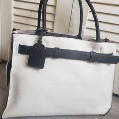 New With Tag White Shoulder Bag With Branded Hardware For Travel, White Bags With Branded Hardware For Office, White Office Bags With Branded Hardware, White Satchel With Branded Hardware For Everyday Use, Full Service, Bag Lady, Fast Delivery, Purse, Tags