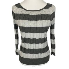 Brand: Joesph A. Market: Women’s Retail: $58 Size: Petite Large Color: Heather Gray & Light Gray Style: Women’s Stretchy Knit Sweater Features: ~Scoop Neck ~Alternating Light/Dark Gray Horizontal Stripes ~3/4 Length Raglan Sleeves Approx Measurements (Laying Flat): Length - 24” Pit To Pit - 16” Condition: New With Tags! Cotton Sweater With 3/4 Sleeve For Fall, Casual 3/4 Sleeve Winter Sweater, Winter Sweater For Layering With 3/4 Sleeves, Winter Layering Tops With 3/4 Sleeve, Casual Knit Sweater With 3/4 Sleeve, Fall Striped Tops With 3/4 Sleeves, Gray 3/4 Sleeve Tops For Fall, Gray Light, Horizontal Stripes