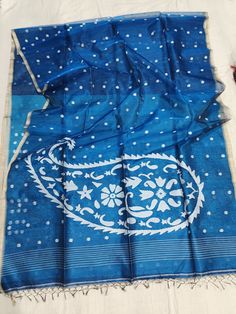 Item...Muslin Jamdani Saree Fabric...Muslin by muslin Work...Thread weaving work Length...Saree 5.5 MTR Bp...1 MTR Care...Dry wash only N.B. Totally hand weaved saree. If saree is not ready then making time need 15 to 20 days approx. Festival Blue Tissue Silk Salwar Kameez, Blue Slub Silk Dupatta For Transitional Season, Blue Slub Silk Dupatta, Transitional Season Blue Slub Silk Dupatta, Blue Slub Silk Dupatta For Diwali, Blue Tissue Silk Dupatta For Eid, Blue Slub Silk Dupatta For Puja, Blue Tussar Silk Dupatta For Celebration, Blue Handloom Tissue Silk Blouse Piece