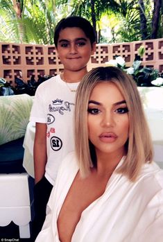 Khloe Kardashian Ring, Birthday Celebration At Home, Kourtney Kardashian And Scott Disick, Kourtney Kardashian And Scott, Kylie Jenner Baby, Famous Sisters, People Make Mistakes