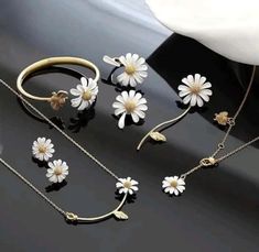 Sunflower Accessories, Cute Sunflower, Fancy Jewelry Necklace, Daisy Jewelry, Jewelry Accessories Ideas