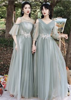 Pretty Sage Green Dresses, Fantasy Wedding Bridesmaid Dresses, Elf Bridesmaid Dresses, Fairy Tale Bridesmaid Dress, Bridesmaid Dresses Cottagecore, Lord Of The Rings Bridesmaid Dresses, Fairy Wedding Bridesmaid Dresses, Fantasy Bridesmaid Dresses, Cottage Core Bridesmaid Dresses