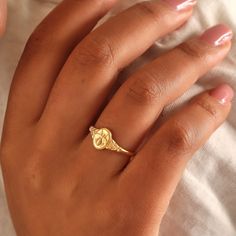 Gold Bee Ring, Honey Bee Signet Ring, Pinky Ring, Bee Jewelry, Sterling Silver Women Ring, Gift for Women, Statement Vintage Rings, AU72 - Etsy Wedding Ring Finger, Pinky Signet Ring, Signet Rings Women, Bee Ring, Vintage Bee, Bee Jewelry, Gold Bee, Versatile Jewelry, Jewelry Sterling Silver