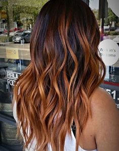 Winter Hair Color Trends, Winter Hair Colors, Brunette Ombre, Brown Ombre Hair, Balayage Blonde, Seamless Transition, Winter Hair