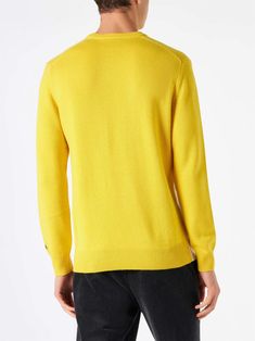 Man sweaterLes Alpes postcard on yellow backgroundCrewneckRibbed cuffs and hemsRegular fitSaint Barth logo on the sleeveThe model is 189cm and wears size IT L Yellow Sweater With Ribbed Cuffs Crew Neck, Yellow Crew Neck Sweater With Ribbed Cuffs, Man Sweater, Gucci Sneakers, Saint Barth, Yellow Background, Luxury Retail, Luxury Boutique, Style Icon