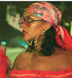 Red Rihanna, Gucci Orange, Scarf Gucci, Head Wrap Styles, Hair Wrap Scarf, Hair Afro, Hair Scarf Styles, Head Scarf Styles