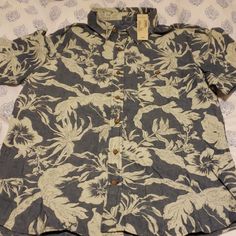 American Eagle Mens Large Short Sleeve Button Down Shirt. Floral Print Pattern. Brand New W/Tags, Perfect Condition Never Been Worn. As Always Make Me An Offer. Cotton Button-up Hawaiian Shirt, Blue Hawaiian Button-up Shirt, Long Sleeve Cotton Hawaiian Shirt With Button Closure, Cotton Long Sleeve Hawaiian Shirt With Button Closure, Cotton Hawaiian Shirt With Button Closure, Long Sleeve Cotton Hawaiian Shirt, Blue Collared Hawaiian Shirt With Button Closure, Blue Cotton Hawaiian Shirt With Buttons, Floral Prints Pattern