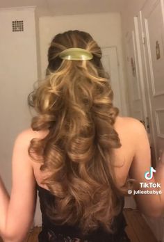 Hair Manifestation, Majestic Hair, Makeup Coquette, Hairstyles Aesthetic, Choppy Bob Hairstyles, Choppy Bob, Hair Stylies, Winter Hairstyles, Loose Waves