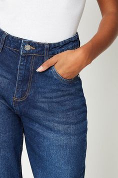 Introducing our Boyfriend Jeans. Perfect for any casual occasion, the jeans are made from high-quality denim for durability and comfort. These jeans are a must-have for your wardrobe. Double Wear, Jeans Boyfriend, The Jeans, Elie Saab, Dorothy Perkins, Quick Delivery, Retro Inspired, Boyfriend Jeans, Jeggings