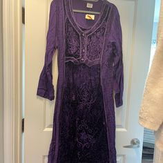 Vintage Velvet And Rayon One Size Fits All With A Back Tie To Cinch The Waist. Beautiful Purple! Bust Across Is 21”. Bohemian Vintage Dress, Purple Long Dress, Velvet Purple, Whimsy Goth, Goth Dress, Rayon Dress, Diy Sewing Clothes, Vintage Velvet, Wardrobe Style