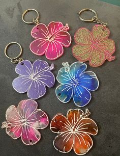 Hibiscus flower keychain customizable to different colors Cheap Flower-shaped Bracelets For Vacation, Hibiscus Flower Keychain, Hibiscus Keychain, Hibiscus Decor, Summer Keychains, Hibiscus Jewelry, Summer Birthday Gifts, Preppy Keychain, Keychain Aesthetic