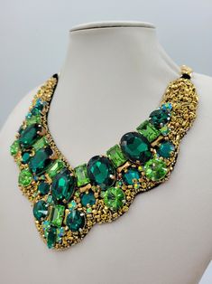 Luxury Green Stone Necklaces, Handmade Choker Necklace For Evening, Party Crystal Emerald Necklace, Party Emerald Crystal Necklace, Green Crystal Necklace With Stones, Luxury Handmade Beaded Necklaces For Party, Handmade Luxury Beaded Necklace For Parties, Luxury Handmade Beaded Necklace For Party, Luxury Handmade Beaded Party Necklace