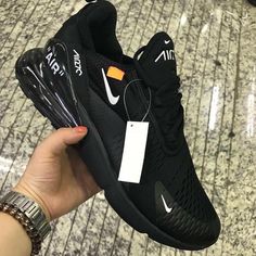 youknow I always come through withh some lit pinns ... follow me @lovejne01 for more ❤️ ... if you have any ideas on boards just message me ! & please give me my CREDIT all I ask LOVEYOUU Gym Shoes Outfit, Nike Gym Shoes, Nike Air Shoes, Shoes Sneakers Nike, Fresh Shoes, Cute Sneakers, Hype Shoes, Nike Air Max 270, Gym Shoes