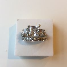 2ct White Topaz, 925(Sterling Silver Filled) Size 9. I Will Ship The Same Day. Women’s Ring. Free Box Silver Emerald Ring, Cultured Pearl Ring, Pear Wedding Ring, Luxury Wedding Rings, Sterling Silver Toe Rings, Big Stone Ring, Silver Toe Rings, Wedding Rings Vintage, Domed Ring