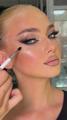 Cool Tone Makeup Looks, Machiaj Smokey Eyes, Dinner Makeup, Teknik Makeup, Ball Makeup, Doing Makeup, Classy Makeup, Hair 101