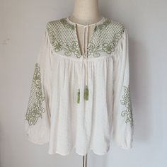 Cleo + Wolf Embroidered Boho Blouse Tassel Puff-Long Sleeve White Green Cotton Blend Pre-Owned In Great Condition. Please Note *The Real Color Of The Item May Be Slightly Different From The Pictures Shown On Website Caused By Many Factors. *Don't Go By Size Number. Do Check Measurements To Determine If The Item Will Fit. Measurements; Approximately (Laying Flat). Shoulder To Shoulder: 16 Inches (Shoulder Seam To Shoulder Seam) Sleeve Length: 24 Inches (Shoulder Seam To Cuff) Armpit To Armpit: 23 Embroidered Long Sleeve Blouse For Brunch, Summer Peasant Blouse With Tassels, Long Sleeve Embroidered Blouse For Brunch, Peasant Style Summer Blouse With Tassels, Spring Long Sleeve Blouse With Tassels, Spring Long Sleeve Peasant Top With Tassels, Spring Peasant Blouse With Tassel Ties, Summer Long Sleeve Peasant Top With Tassel Ties, White Long Sleeve Embroidered Top For Brunch