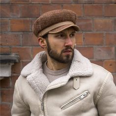 Warm and original Maciejowka type cap made of Scottish Harris Tweed Fiddler Cap, Autumn Hat, Safari Hat, Trilby Hat, Sewing Workshop, Fall Hats, Vintage Biker, Cap Style, Hat For Men