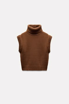 BASIC KNIT GOLD TURTLENECK VEST London Winter Outfits, Western Cowgirl Outfits, Nyc Clothes, Sleeveless Jumper, Swag Outfits For Girls, Cargo Shirts, High Neck Sleeveless, Roll Neck Sweater, Sleeveless Knit