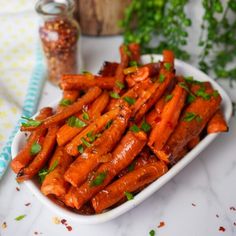 Oven Roasted Carrots with Hot Pepper Jelly Roasting Broccoli In Oven, Oven Roasted Root Vegetables, Oven Roasted Carrots, Hot Pepper Jelly, Roasted Vegetables Oven, Raw Carrots, Roasted Root Vegetables, Easy Side Dish, Pepper Jelly