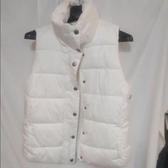 Old Navy, White Sleeveless Jacket, With Tags, Snap Front Closure, Puffy Neck Collar, Size Lg, Excellent Condition! White Winter Vest Outerwear, Casual White Vest Outerwear, White Fall Vest Outerwear, White Vest Outerwear For Spring, White Sleeveless Vest For Winter, White Sleeveless Winter Vest, Old Navy Vest, Slim Vest, Black Puffer Vest