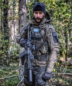 Special Forces Gear, Tactical Armor, Military Photography, Military Gear Tactical, Special Operations Forces, Military Armor, Military Special Forces, Tactical Gear Loadout, Combat Gear