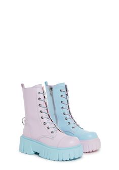 Pastel Street Style, Cute Kawaii Shoes, Slay Shoes, Sorrel Boots, Mismatched Shoes, Space Shoes, Rave Boots, Pastel Clothes, Faux Fur Outfit