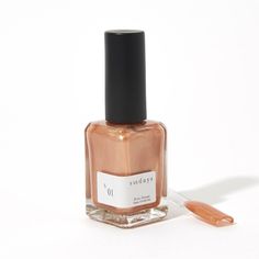 S.01: Rose Gold A mesmerizing liquid gold with a sparkling champagne shine. Add a little cheer during the holidays, and elevate every single day with this fun shade. Perfect for all skin tones.Formulated with your well-being in mind, our non-toxic polishes have a range of timeless colors, Sundays' polishes have the perfect bottle shape for grip and a professional-grade flat brush for precise swipes. 10-free, non-toxic formula, vegan, cruelty-free long-lasting, professional grade bottle shape and Navy Nail Polish, Nail Polish Colors Winter, Winter Nail Polish, Nyc Nails, Sparkling Champagne, Olive And June, Nail Polish Trends, Grapefruit Essential Oil, Best Nail Polish